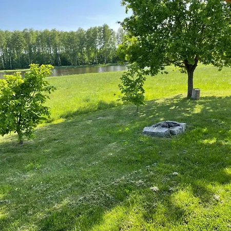 Drewniany Domek Nad Stawami